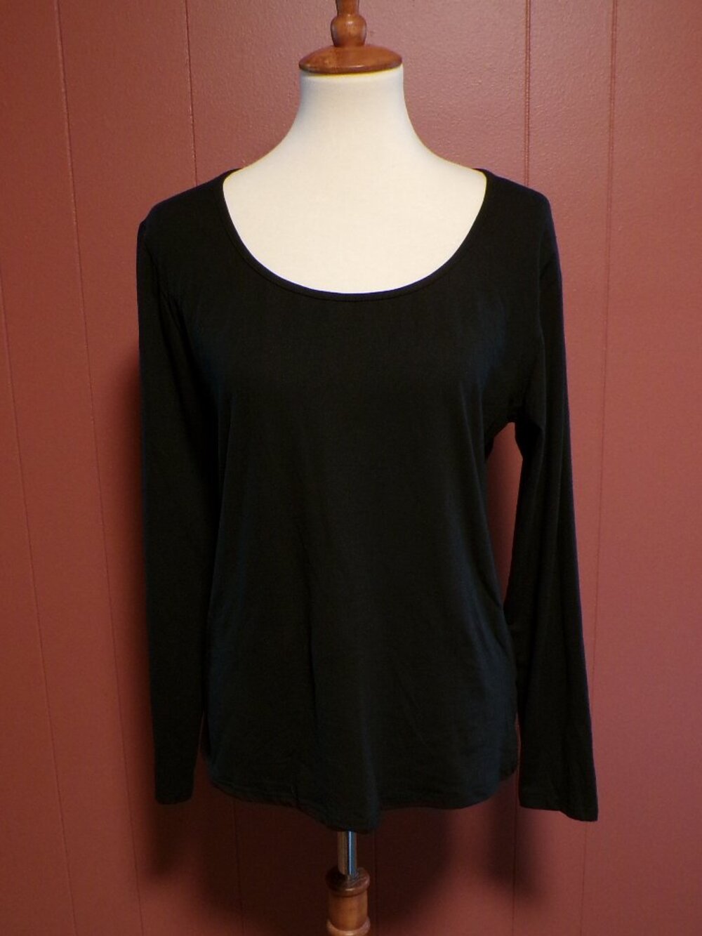 Ekouaer NWT Women's Long Sleeve Tee Black Scooped Neck Size: XL